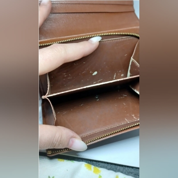 Louis Vuitton wallet - Picture 13 of 14